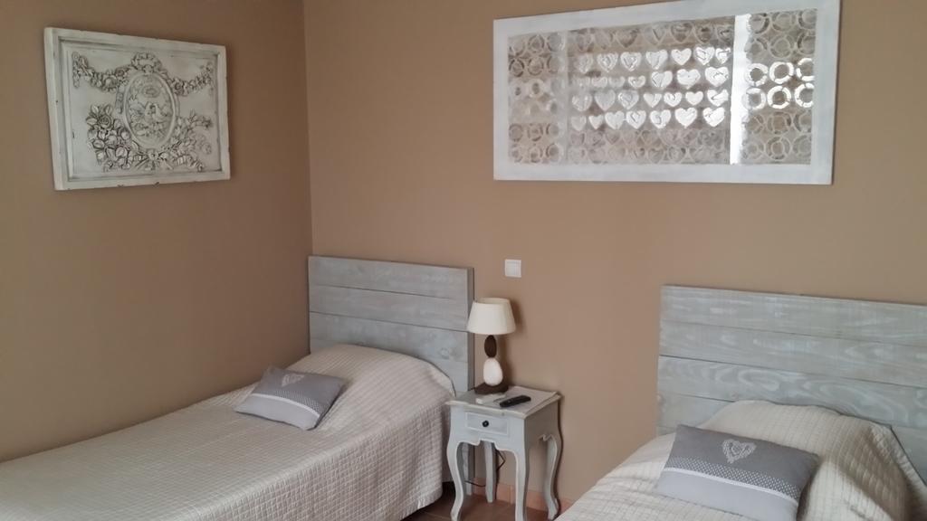 Les Portes Du Soleil Bed and Breakfast Capestang Εξωτερικό φωτογραφία